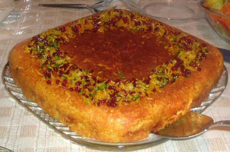 بسته خبری/شام شب عید نوروز در شهر&zwnj;های مختلف ایران / از دلمه آذربایجان و ته چین مازندران تا قیمه خراسان و پلوماهی زنجان///دپوی عید تنها//29 اسفند