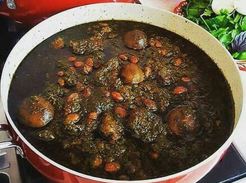 بسته خبری/شام شب عید نوروز در شهر&zwnj;های مختلف ایران / از دلمه آذربایجان و ته چین مازندران تا قیمه خراسان و پلوماهی زنجان///دپوی عید تنها//29 اسفند