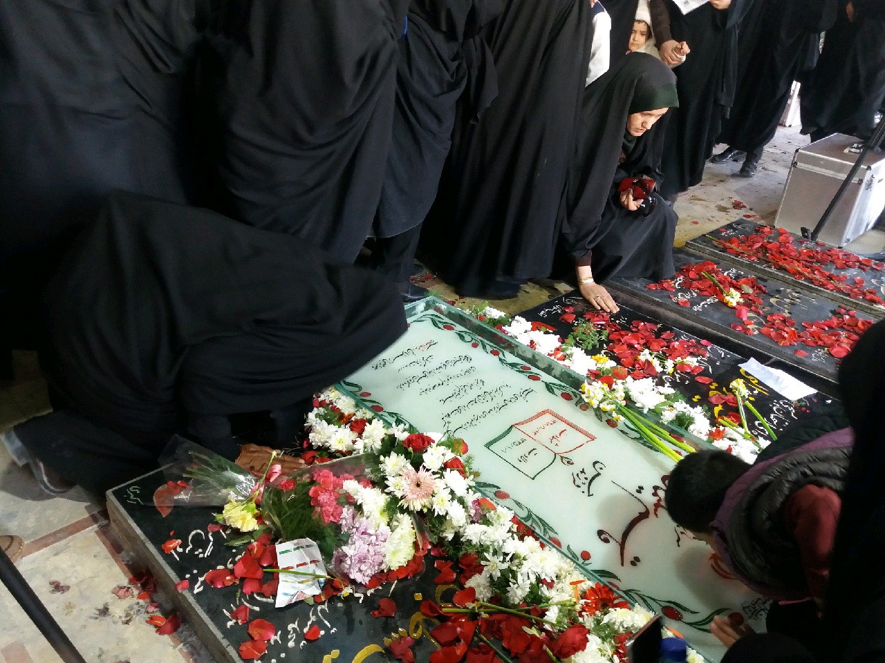 دیدار با خانواده جانباختگان و خوشامدگویی آیت الله حکیم در کرمان