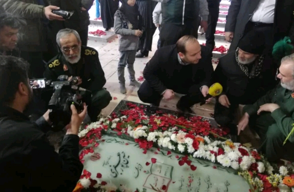 دیدار با خانواده جانباختگان و خوشامدگویی آیت الله حکیم در کرمان