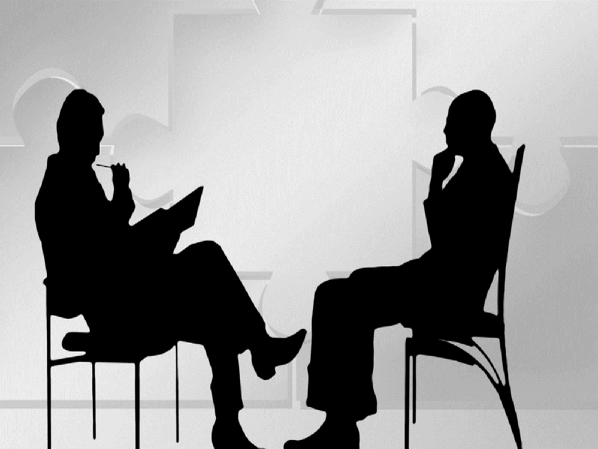 تغییرات سریع در تصمیم‌گیری‌های کلان، منجر به کاهش اعتماد در جامعه می‌شود