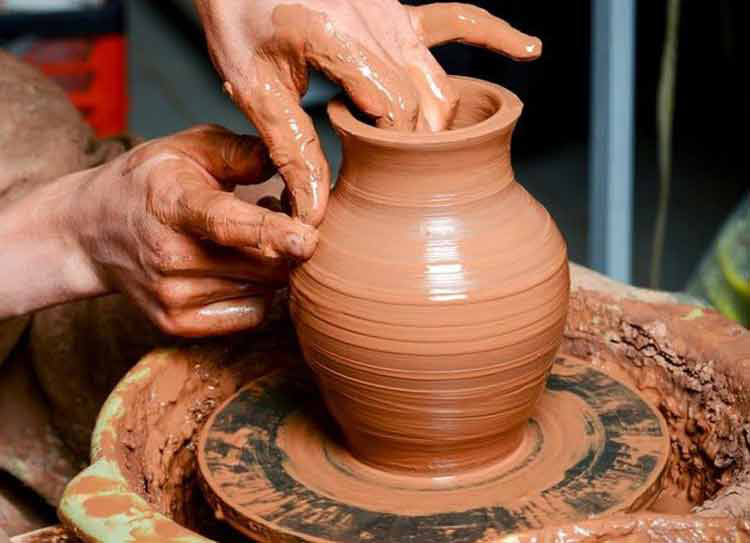آموزش صنایع دستی میبد به ۱۵۰ هنرجو
