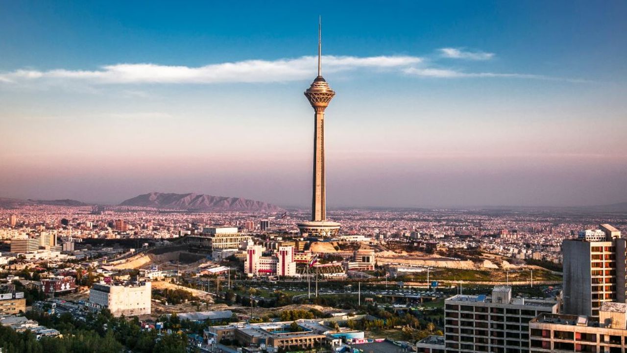 با جاهای دیدنی تهران پایتخت ایران آشنا شوید