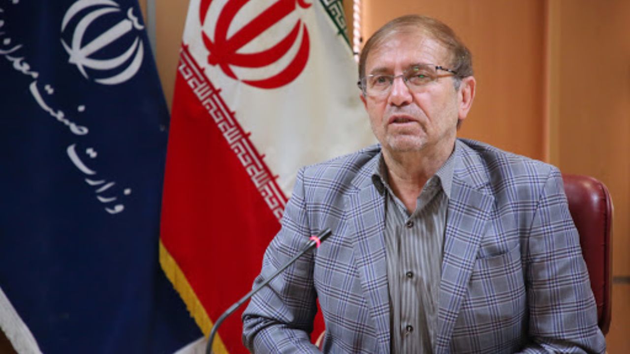 توسعه صنعت در دنيا مديون دانش و پشتكار دانشجوهاست