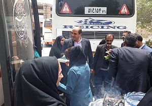 نه با پای تن که با پای جان به حرمت می‌آیند