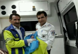 انجام دو زایمان موفق با کمک کارشناسان اورژانس