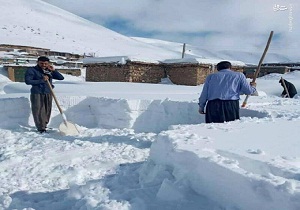 ارتفاع برف در پیرانشهر به یک متر رسید