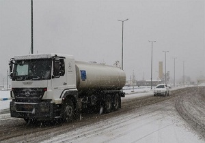 تداوم سوخت‌رسانی در منطقه میاندوآب درپی بارش سنگین