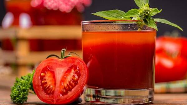 آب گوجه فرنگی