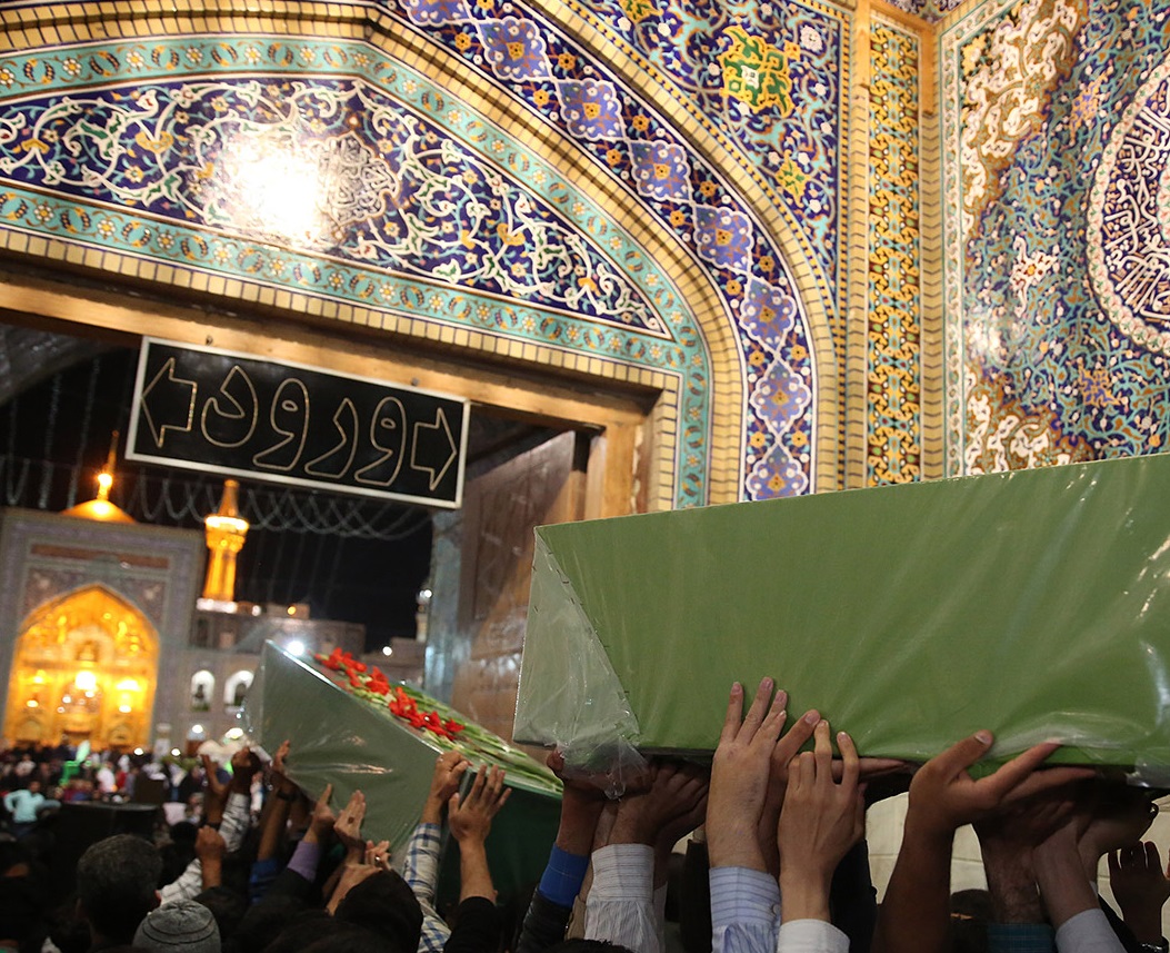 مراسم وداع با ۲ شهید مدافع حرم در حرم رضوی برگزار می شود