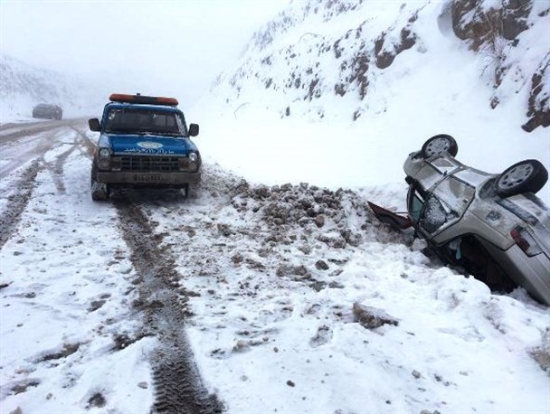 واژگونی 70 خودرو در جاده های استان