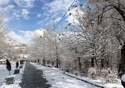 برف همچنان مهمان اسمان زنجان