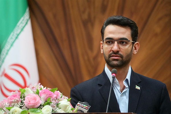 اولین واکنش وزیر ارتباطات به جنجال کفش لاکچری‌اش