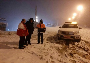 امدادرسانی به ۴۹۹ مسافر گرفتار برف در جاده‌های اصفهان