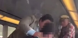 صحنه زشتی که نوجوان گستاخ در داخل قطار خلق کرد!