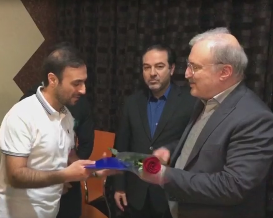 حال و هوای دانشجویان بازگشته از چین در لحظه ترک قرنطینه +فیلم