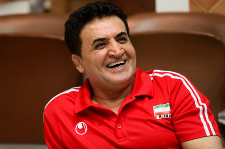 واکنش محمد بنا به تغییر نسل فرنگی کاران/ کشتی گیرانِ تیغ داری هستند