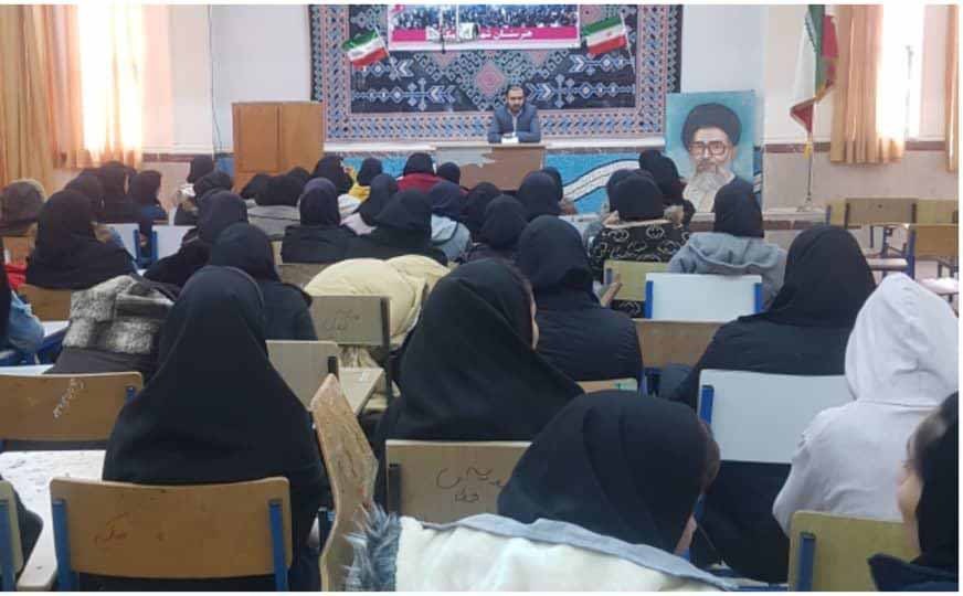 آشنایی بیشتر دانش آموزان ساوجبلاغی با آسیب های اجتماعی