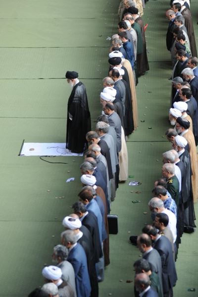 ادعای کذب خبرنگار ضدانقلاب بازهم برملا شد/ ماجرای حضور دکتر باقی در نماز جمعه تهران کنار رهبر انقلاب چه بود؟