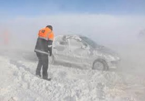 ۲۰۰نفر گرفتار در برف و کولاک در سردشت نجات یافتند