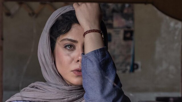 یک دوزیست در جشنواره فیلم فجر