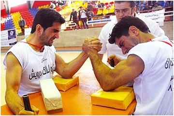 مچ&zwnj;اندازی قوی&zwnj;ترین مردان همدان در تویسرکان