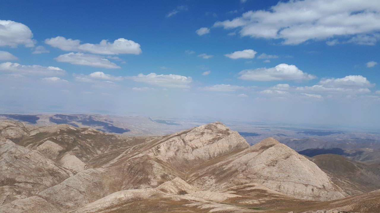 از رخوت روزهای زمستانی فرار کنیم.