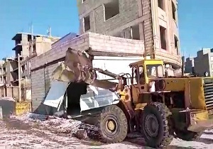 ۴ دهنه مغازه تجاری در بلوار ۳۶ متری دگایران در سنندج تخریب شد
