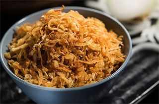 طرز تهیه پیاز داغ مجلسی مخصوص میهمانی‌ها