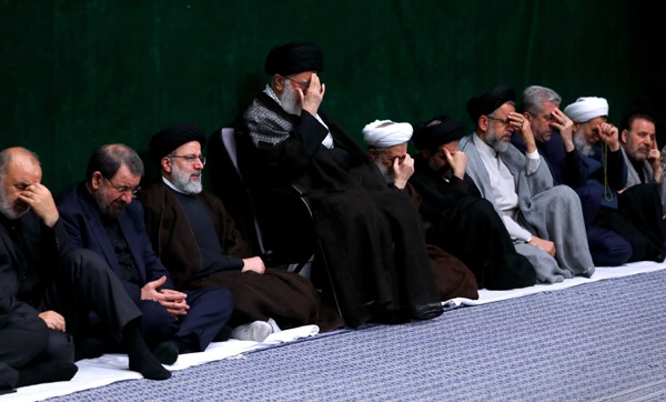 تصویری از اولین شب مراسم عزاداری فاطمیه در بیت رهبری