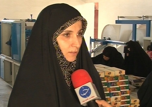 راه اندازی کارگاه تولید دستمال کاغذی به همت بانوی کارآفرین بندرعباسی