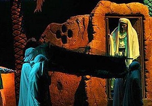 نمایش مذهبی «مادر» در تالار نیایش شوش به روی صحنه است