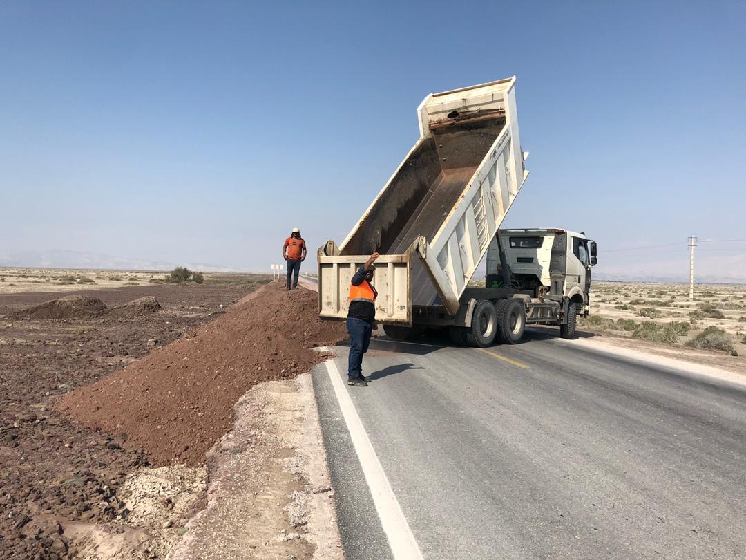 راهداری بوشهر ۲۰۰ کیلومتر از راه‌های آسیب دیده از سیل هرمزگان را بازسازی کرد