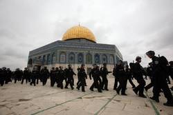 رویوران: ترامپ قدس را به اسرائیل بخشید/ در 