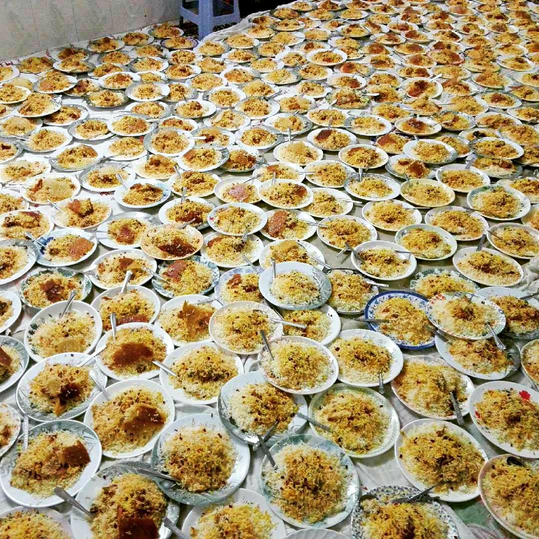 پخت و توزیع ۱۲ هزار پرس غذا‌ی نذری در عجب شیر