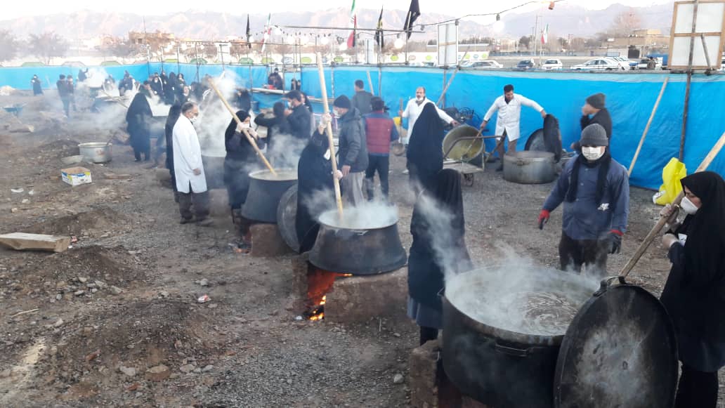 طبخ و توزیع ۷ تن آش نذری در کاشمر
