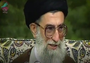 بیانات رهبر انقلاب در دیدار با جمعی از جوانان در سال ۷۷ + فیلم