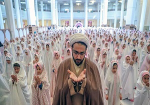 جشن تکلیف دانش‌آموزان دختر در حرم شاهچراغ + تصاویر