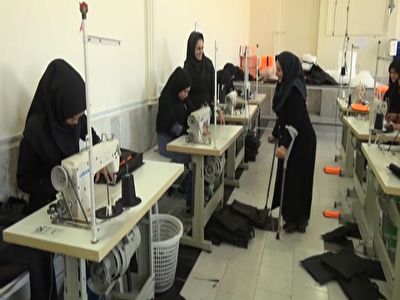 از کارآفرینی بانوی معلول برای معلولان تا درآمدزایی با عطر خوش گل نرگس + فیلم