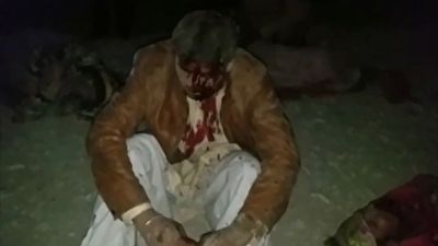 تصادف اتوبوس با قطار در پاکستان با ۳۰ کشته + فیلم