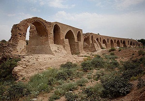 اجرای طرح ساماندهی ورودی پل‌بند شادروان شوشتر