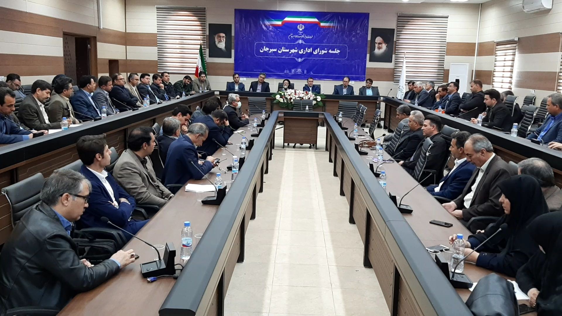 برگزاری نشست شورای اداری سیرجان با محوریت پیشگیری از بیماری کرونا