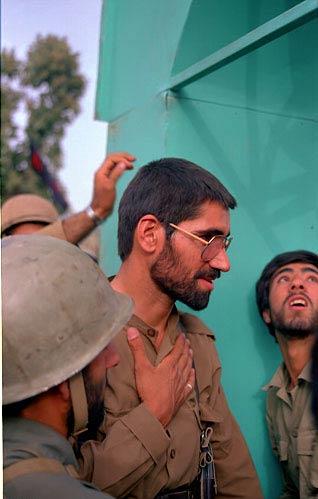 در حالی که از چشم &laquo;حاج علی&raquo; خون می&zwnj;آمد ذکر می&zwnj;گفت////دپو