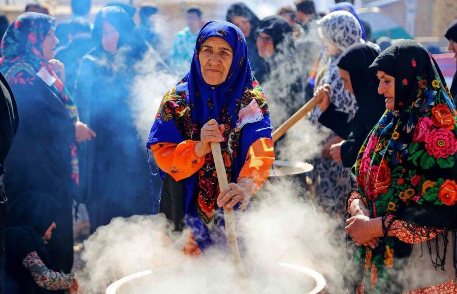 عطری در نزدیکی بهار/سمنو پزان خراسان شمالی نماد وفاق، همدلی و معنویت