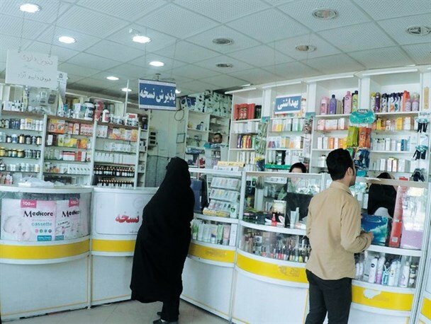 با نظارت دادستانی و سپاه  الکل در سطح داروخانه‌ها توزیع می‌شود