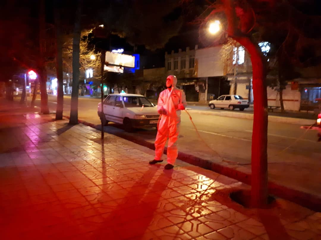 اقدام جالب طلاب گنابادی/ضد عفونی سطح شهر توسط طلاب گناباد