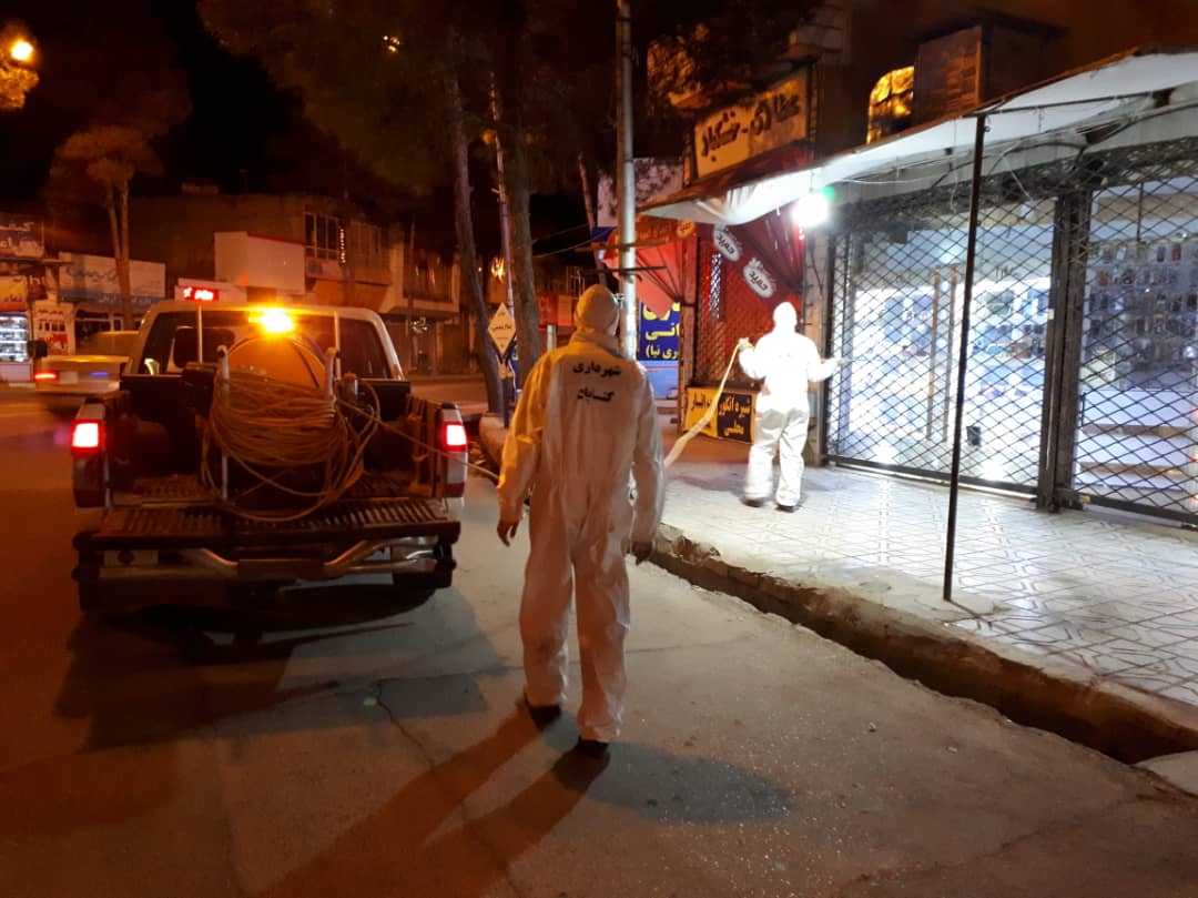 اقدام جالب طلاب گنابادی/ضد عفونی سطح شهر توسط روحانیت گناباد