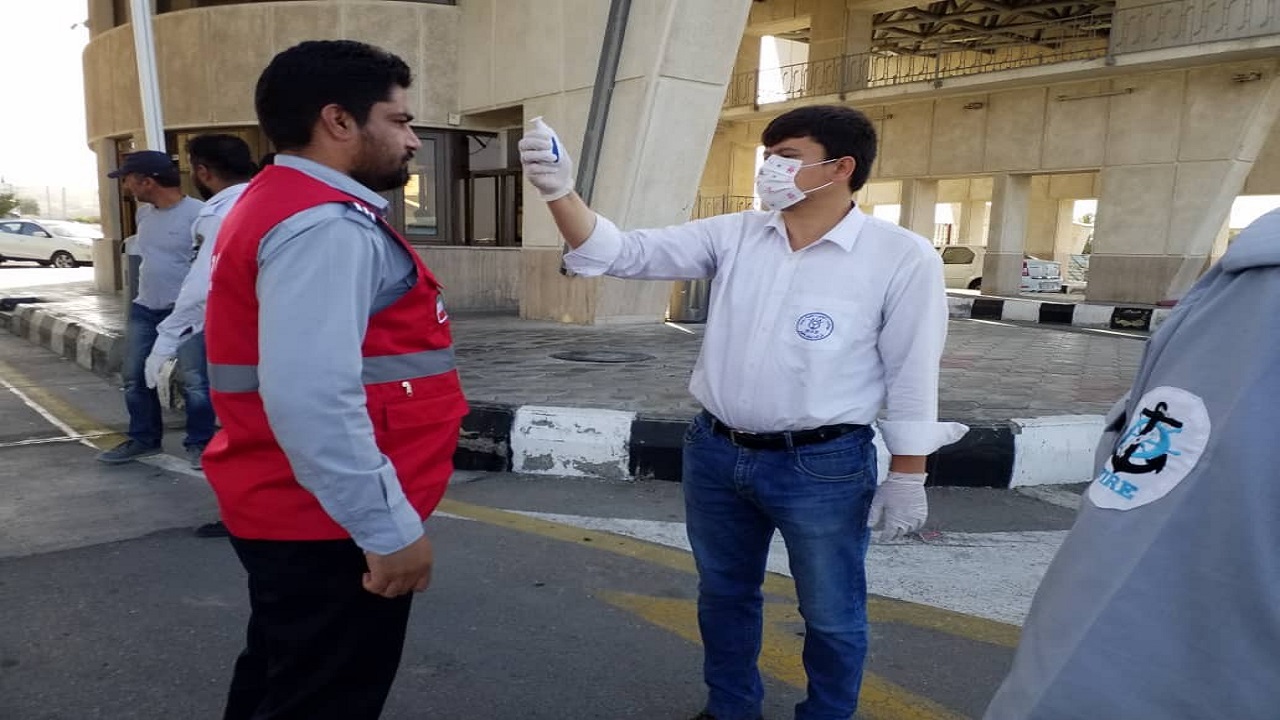 اقدامات بندر چابهار در راستای کنترل شیوع ویروس کرونا /اجرای برنامه تب سنجی و پایش افراد علامت دار در ورودی بنادر و ساختمان‌های اداری
