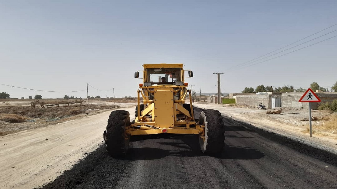 آغازعملیات روکش آسفالت سرد به طول ۹ کیلومتر در مسیر روستایی کوه خواجه
