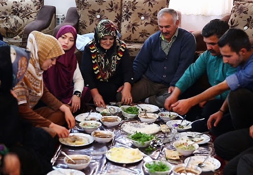 کرونا در ایران؛ از ترس همهگیری تا فرصتی که برای خانوادهها ایجاد شد/با چالش کرونا در ایران؛ از ترس همهگیری تا فرصتی که برای خانوادهها ایجاد شد/با چالش
